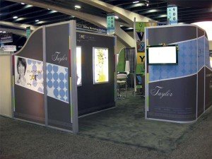 curved modular expo booth panels with fabric graphics