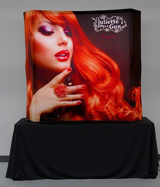 BACKLIT Curved Table Top Vburst kit and Unprinted 8ft Black Table Throw, w/Case - $1800