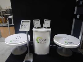 charging stations give your trade show booth staff places to comfortably engage visitors