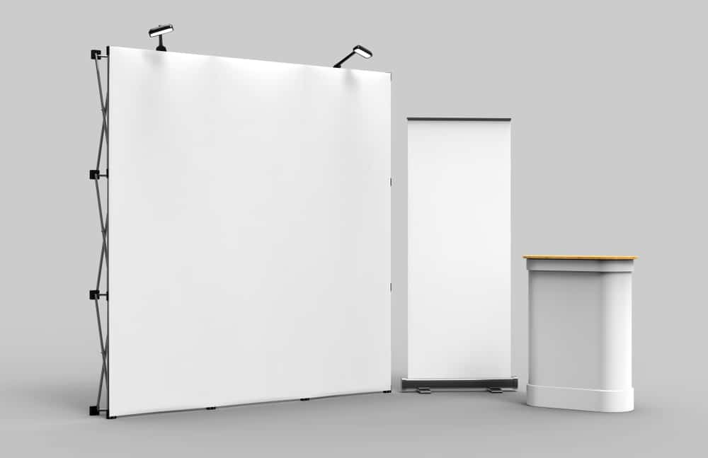 trade show lighting on blank white banners